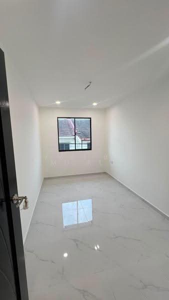 Rumah Teres 2-Tingkat untuk Dijual di Taman Bukit Kempas (Tampoi) - Akmal Bin MD Ali - Interior - PropertyGuru.com.my