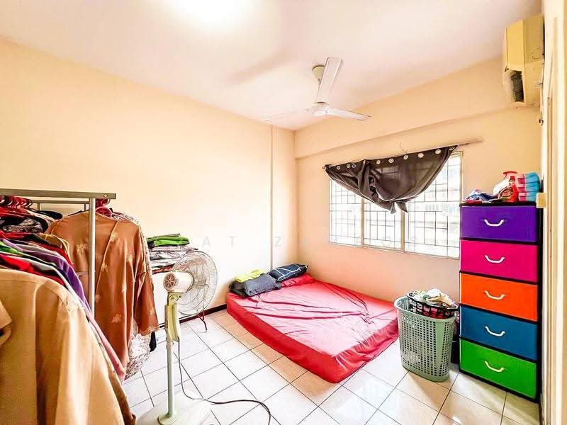 Apartment for Sale at Pangsapuri Jati 2 - Izzat Zamros - Bedroom - PropertyGuru.com.my