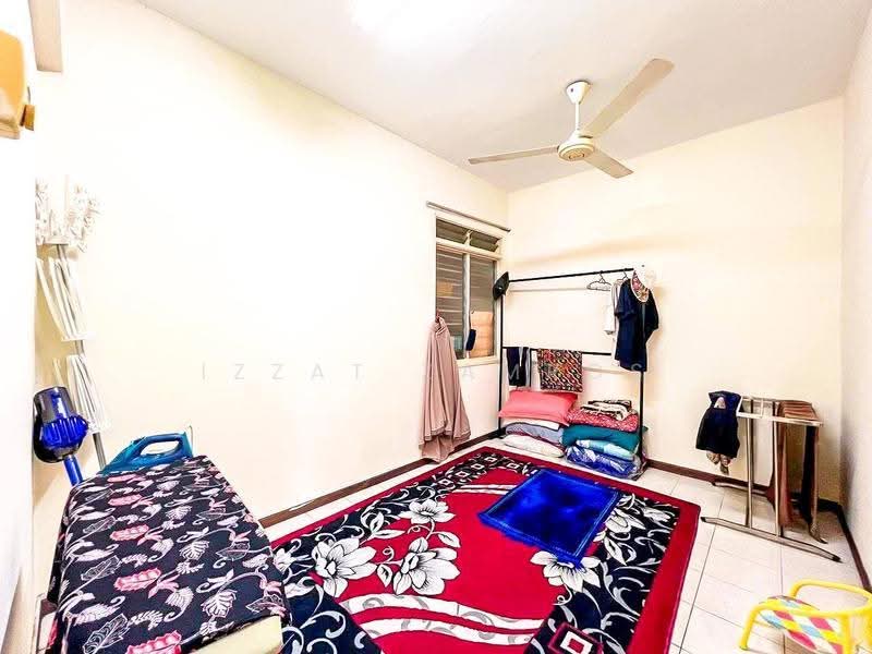 Apartment for Sale at Pangsapuri Jati 2 - Izzat Zamros - Bedroom - PropertyGuru.com.my