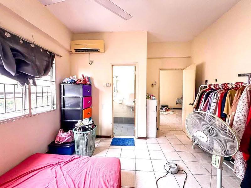 Apartment for Sale at Pangsapuri Jati 2 - Izzat Zamros - Bedroom - PropertyGuru.com.my