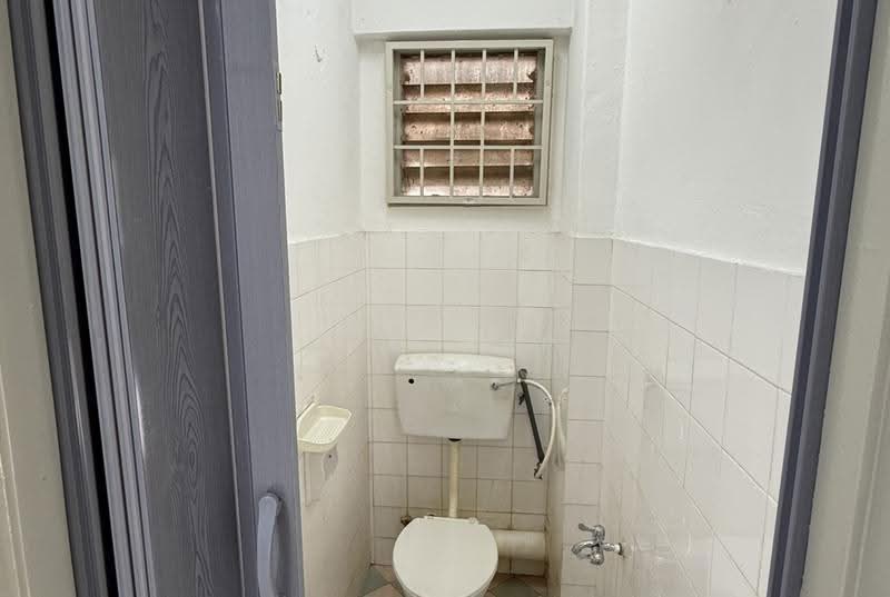 Pangsapuri untuk Dijual di Aman Satu - Eva Yap - Bathroom - PropertyGuru.com.my
