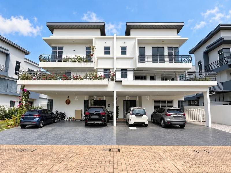 Semi-Detached House for Sale in Perdana Lakeview East (Cyberjaya) - Aizuddin bin Ahmad - PropertyGuru.com.my