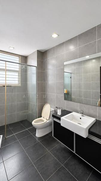 Semi-Detached House for Sale in Perdana Lakeview East (Cyberjaya) - Aizuddin bin Ahmad - Bathroom - PropertyGuru.com.my