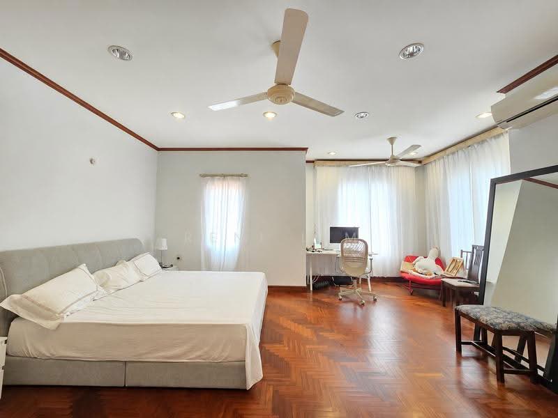 Rumah Berkembar untuk Dijual di Tropicana Golf & Country Resort (Tropicana) - Reni Lim - Bedroom - PropertyGuru.com.my
