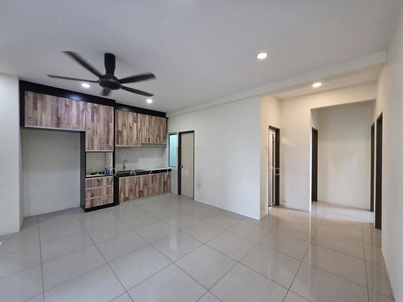 Pangsapuri untuk Dijual di Sky Garden Residences - Qazin Khoo - Kitchen - PropertyGuru.com.my