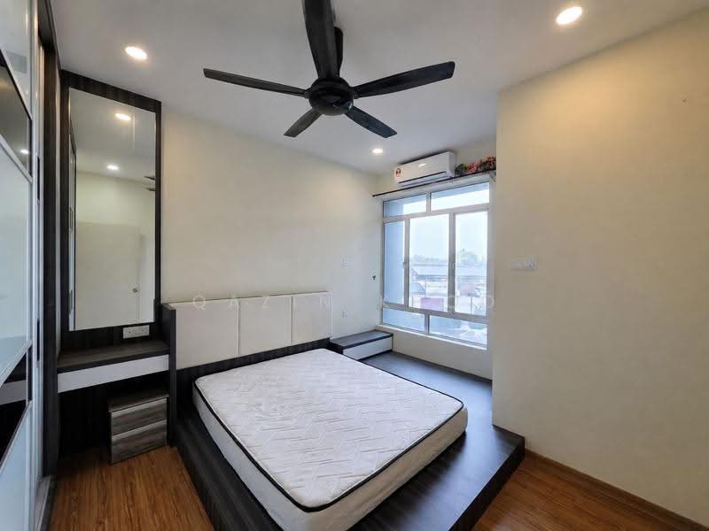 Pangsapuri untuk Dijual di Sky Garden Residences - Qazin Khoo - Bedroom - PropertyGuru.com.my