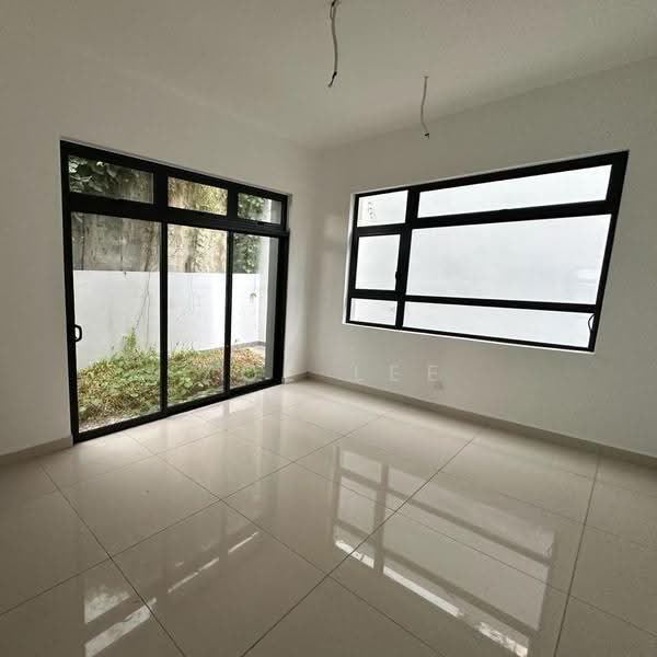 Rumah Berkembar untuk Dijual di Taman Perling (Perling) - Zoe Lee - PropertyGuru.com.my
