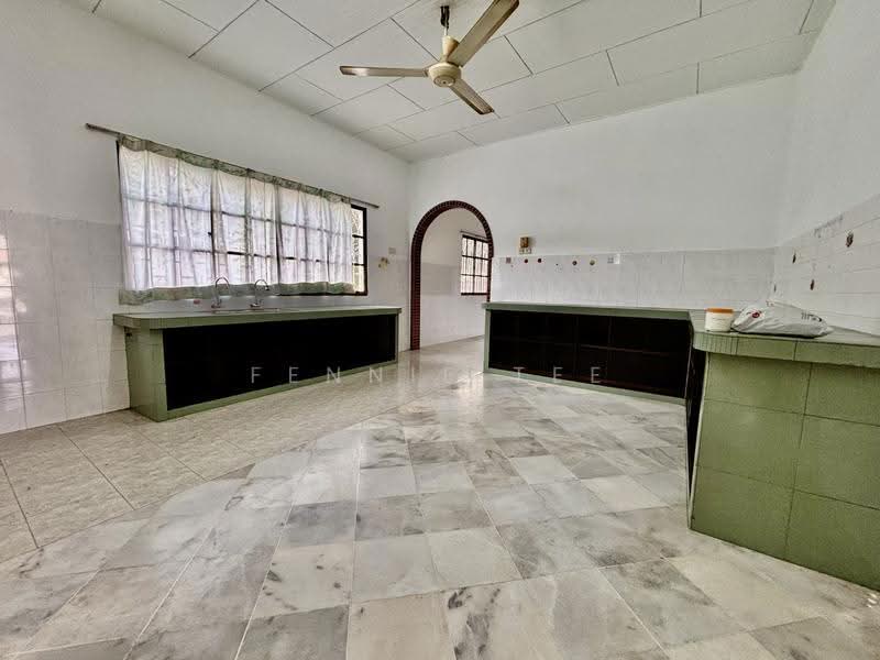 1-storey Terraced House for Sale in Teluk Intan (Perak) - Fennie Tee - Kitchen - PropertyGuru.com.my