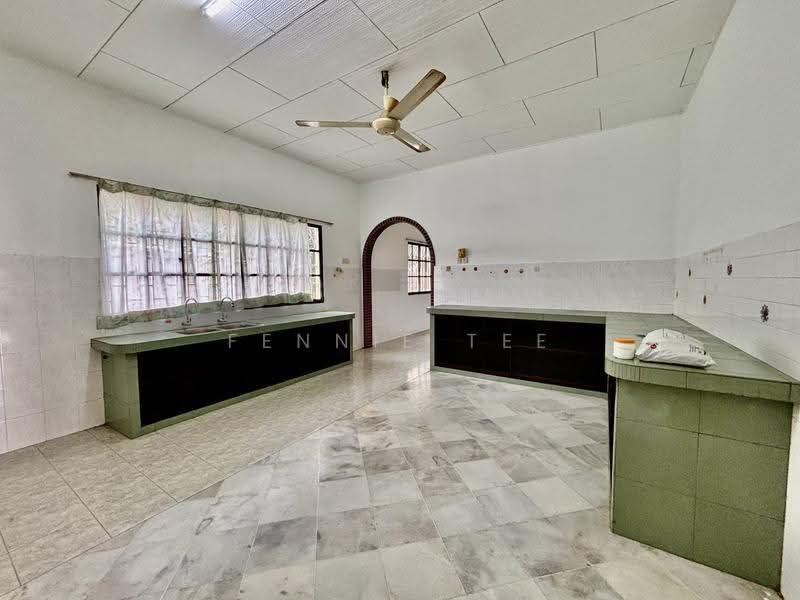 1-storey Terraced House for Sale in Teluk Intan (Perak) - Fennie Tee - Kitchen - PropertyGuru.com.my