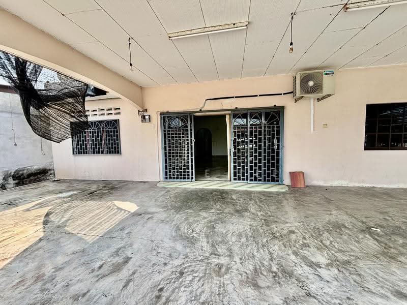 1-storey Terraced House for Sale in Teluk Intan (Perak) - Fennie Tee - Exterior - PropertyGuru.com.my