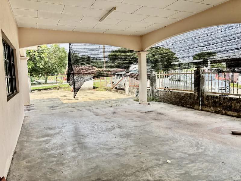 1-storey Terraced House for Sale in Teluk Intan (Perak) - Fennie Tee - Exterior - PropertyGuru.com.my