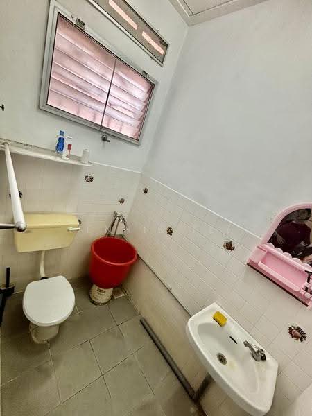 1-storey Terraced House for Sale in Teluk Intan (Perak) - Fennie Tee - Bathroom - PropertyGuru.com.my