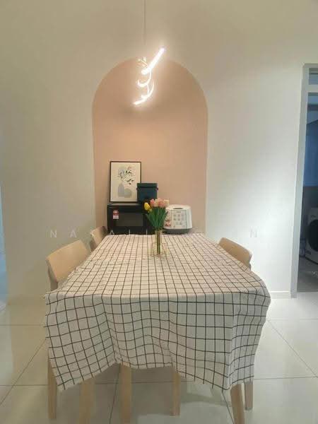 Kediaman Servis untuk Disewa di Emerald 9 - Natalie Chin - Dining Room - PropertyGuru.com.my