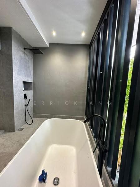 2-storey Terraced House for Sale in Sungai Buloh (Selangor) - Derrick Ang - Bathroom - PropertyGuru.com.my