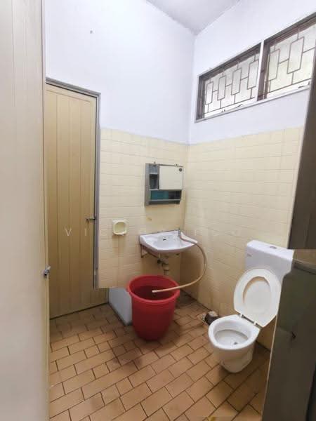 Bungalow House untuk Dijual di Taman Kanagapuram (Petaling Jaya) - Victor Foo - Bathroom - PropertyGuru.com.my