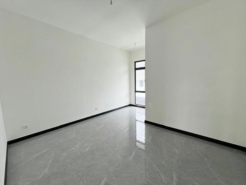 Rumah Berkembar untuk Dijual di Setia Tropika (Johor Bahru) - Yik Tat - PropertyGuru.com.my