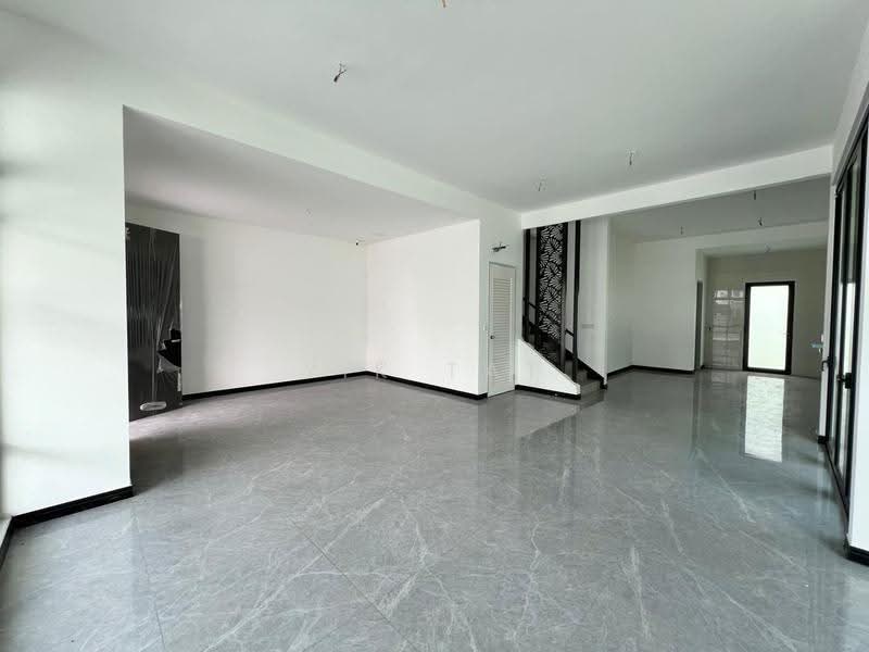 Rumah Berkembar untuk Dijual di Setia Tropika (Johor Bahru) - Yik Tat - PropertyGuru.com.my