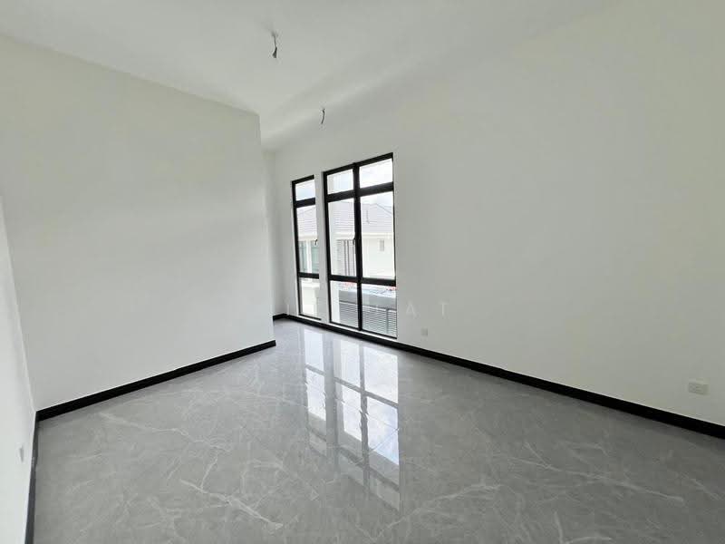 Rumah Berkembar untuk Dijual di Setia Tropika (Johor Bahru) - Yik Tat - PropertyGuru.com.my