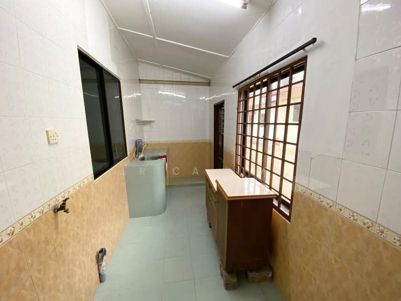 Rumah Teres 1-Tingkat untuk Disewa di Taman Ungku Tun Aminah (Skudai) - Erica Lim - Kitchen - PropertyGuru.com.my