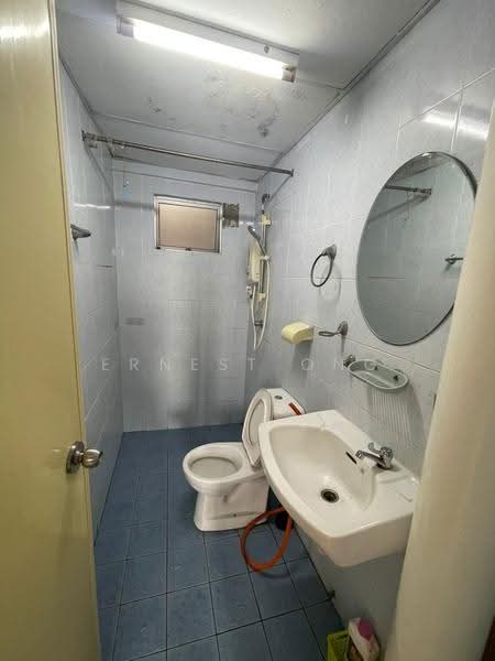 Kondominium untuk Disewa di Angkasa Condominiums - Ernest Ong - Bathroom - PropertyGuru.com.my