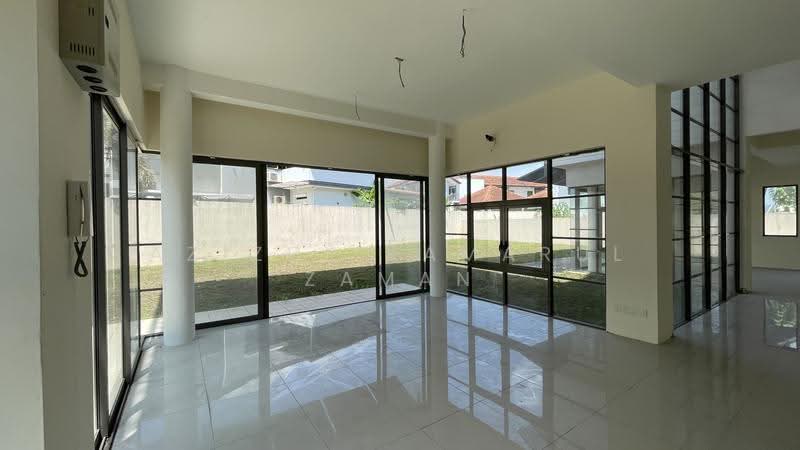 Bungalow House for Sale in Bandar Seri Putra (Bangi) - Azizul Kamarul Zaman - Living Room - PropertyGuru.com.my