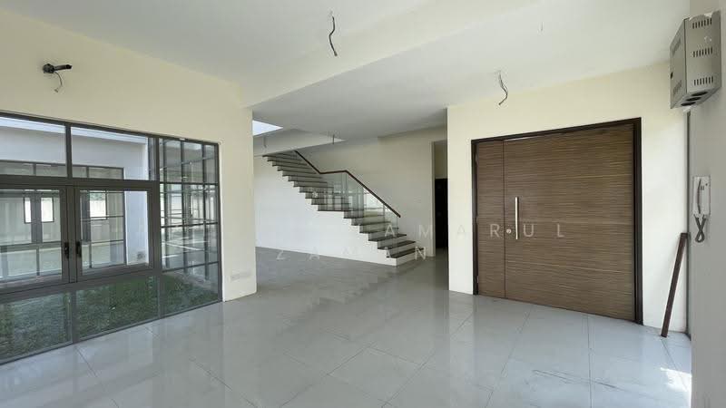 Bungalow House for Sale in Bandar Seri Putra (Bangi) - Azizul Kamarul Zaman - Entrance - PropertyGuru.com.my