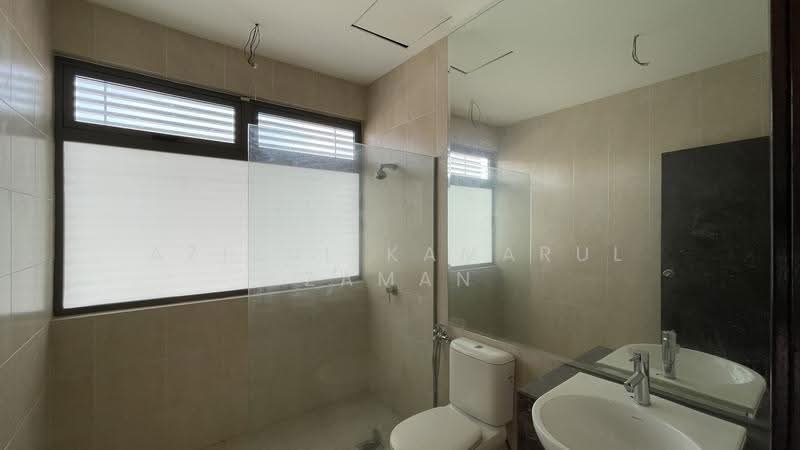 Bungalow House for Sale in Bandar Seri Putra (Bangi) - Azizul Kamarul Zaman - Bathroom - PropertyGuru.com.my