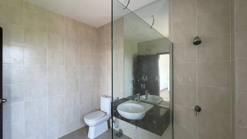 Bungalow House for Sale in Bandar Seri Putra (Bangi) - Azizul Kamarul Zaman - Bathroom - PropertyGuru.com.my