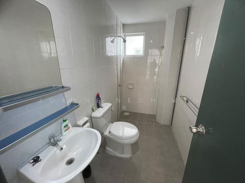 Kediaman Servis untuk Dijual di Scott Sentral - JOANNE NEOH MIN ER - Bathroom - PropertyGuru.com.my