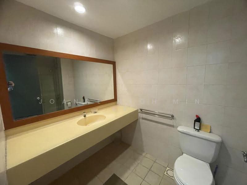 Kediaman Servis untuk Dijual di Scott Sentral - JOANNE NEOH MIN ER - Bathroom - PropertyGuru.com.my