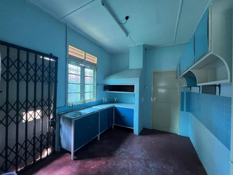 Bungalow House for Rent in Tanjung Tokong (Penang) - Danny Lim - Kitchen - PropertyGuru.com.my