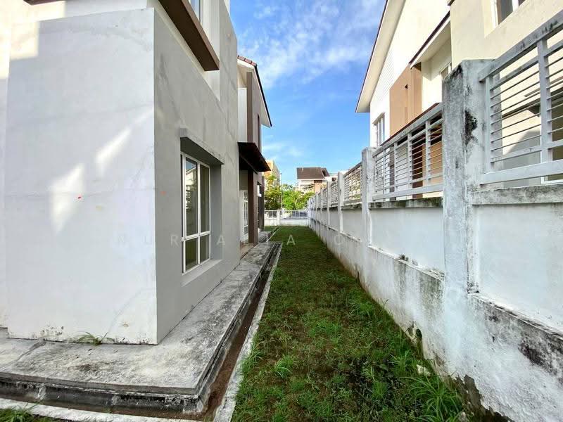 Rumah Berkembar untuk Dijual di D'Kayangan (Shah Alam) - Nur Alia Omar - Exterior - PropertyGuru.com.my