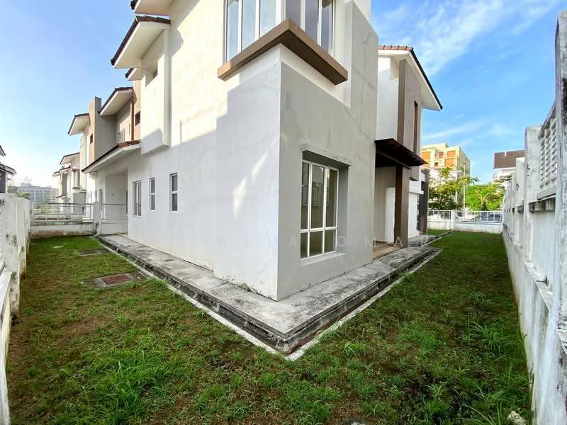 Rumah Berkembar untuk Dijual di D'Kayangan (Shah Alam) - Nur Alia Omar - Exterior - PropertyGuru.com.my