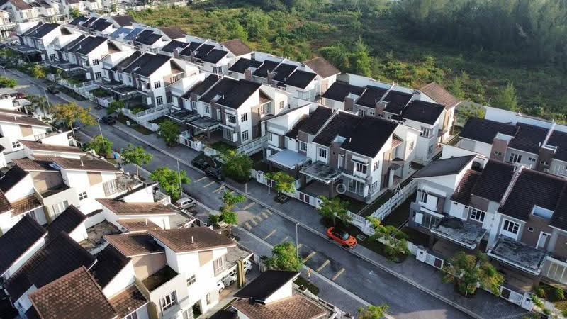 Rumah Berkembar untuk Dijual di D'Kayangan (Shah Alam) - Nur Alia Omar - Exterior - PropertyGuru.com.my