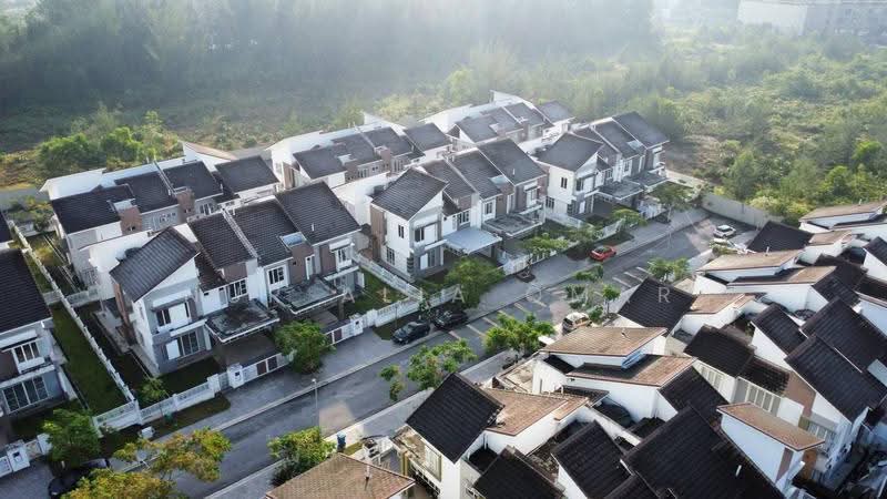 Rumah Berkembar untuk Dijual di D'Kayangan (Shah Alam) - Nur Alia Omar - Exterior - PropertyGuru.com.my
