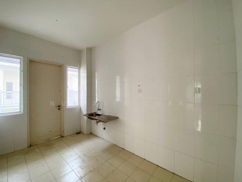 Rumah Berkembar untuk Dijual di D'Kayangan (Shah Alam) - Nur Alia Omar - Kitchen - PropertyGuru.com.my