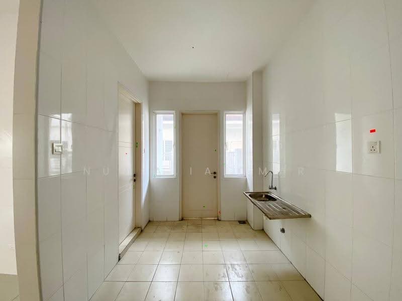 Rumah Berkembar untuk Dijual di D'Kayangan (Shah Alam) - Nur Alia Omar - Kitchen - PropertyGuru.com.my