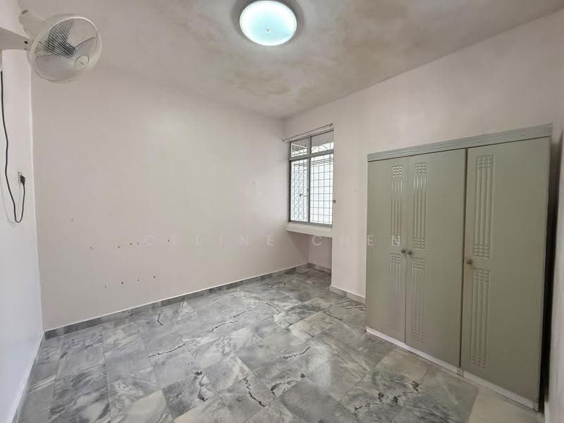 Flat for Sale at Taman Kenanga Seksyen 3 - Celine Chen - Bedroom - PropertyGuru.com.my
