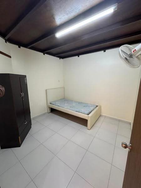 1-storey Terraced House for Sale in Taman Kluang Indah (Kluang) - Shanel Tee - Bedroom - PropertyGuru.com.my