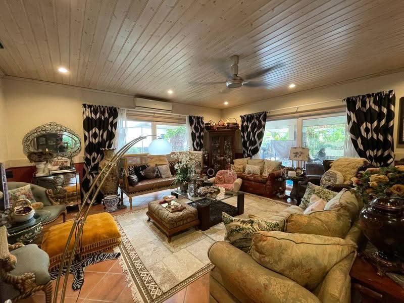Bungalow House untuk Dijual di Shah Alam (Selangor) - Sa'a Nordin - Living Room - PropertyGuru.com.my