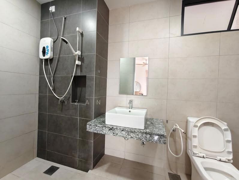 Kediaman Servis untuk Disewa di Luminari - Yzan Cheng - Bathroom - PropertyGuru.com.my