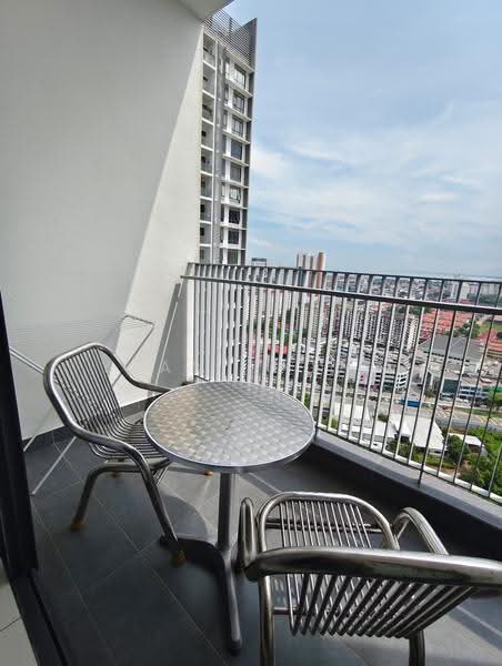 Kediaman Servis untuk Disewa di Luminari - Yzan Cheng - Balcony - PropertyGuru.com.my