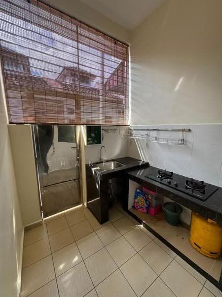 Rumah Teres 1-Tingkat untuk Disewa di Taman Kluang Indah (Kluang) - Shanel Tee - Kitchen - PropertyGuru.com.my