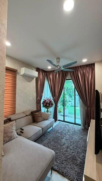 Rumah Berkembar untuk Dijual di Alam Impian (Shah Alam) - Amril Najmin - Living Room - PropertyGuru.com.my