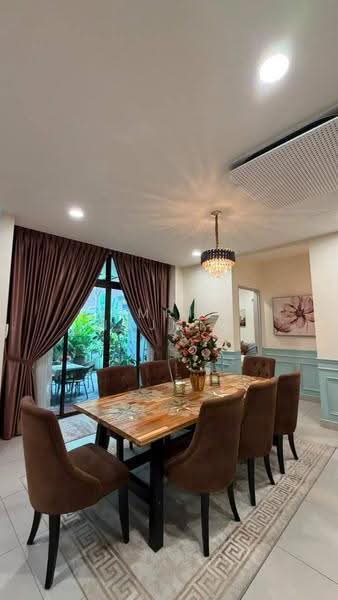 Rumah Berkembar untuk Dijual di Alam Impian (Shah Alam) - Amril Najmin - Dining Room - PropertyGuru.com.my