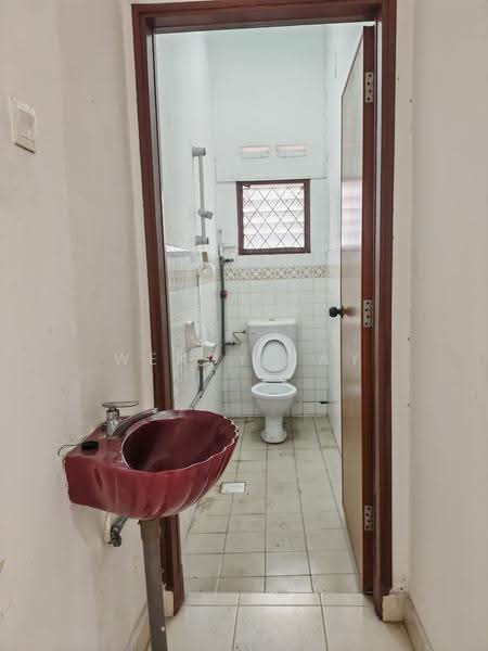 Rumah Teres 2-Tingkat untuk Disewa di Taman Sentosa (Johor Bahru) - Wendy Tay - Bathroom - PropertyGuru.com.my