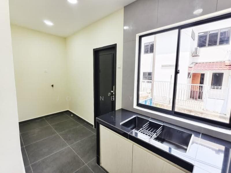 Rumah Teres 2-Tingkat untuk Dijual di Skudai (Johor) - Joanne Yong - Kitchen - PropertyGuru.com.my