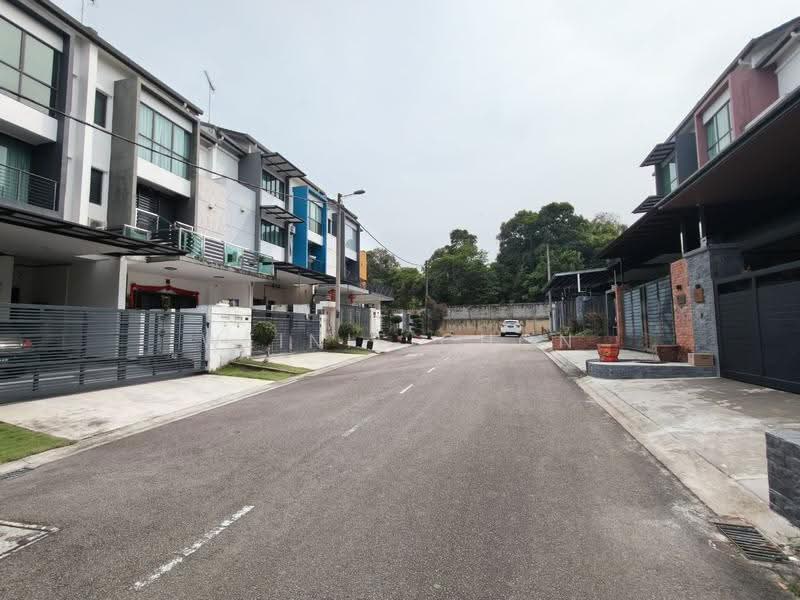 2.5-storey Terraced House for Sale in Bandar Indahpura (Kulai) - Weinie Chon - PropertyGuru.com.my