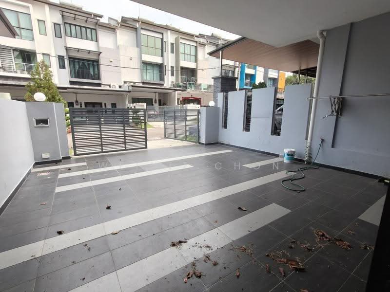2.5-storey Terraced House for Sale in Bandar Indahpura (Kulai) - Weinie Chon - PropertyGuru.com.my