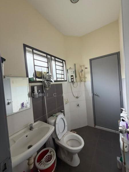 2-storey Terraced House for Sale in Taman Setia Indah (Tebrau) - Erica Lim - Bathroom - PropertyGuru.com.my